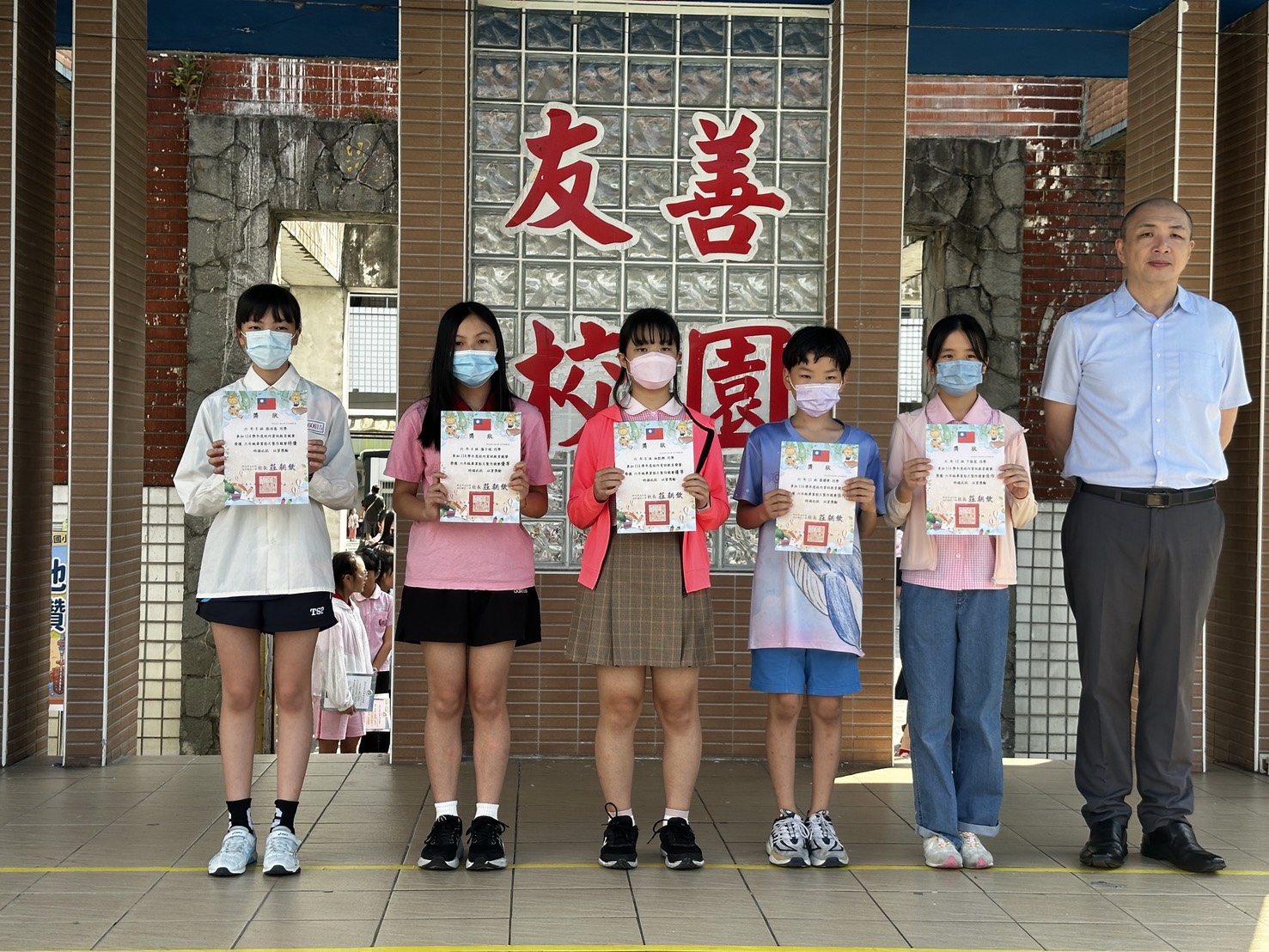 114學年度校內資訊教育競賽-六年級畢業影片製作競賽